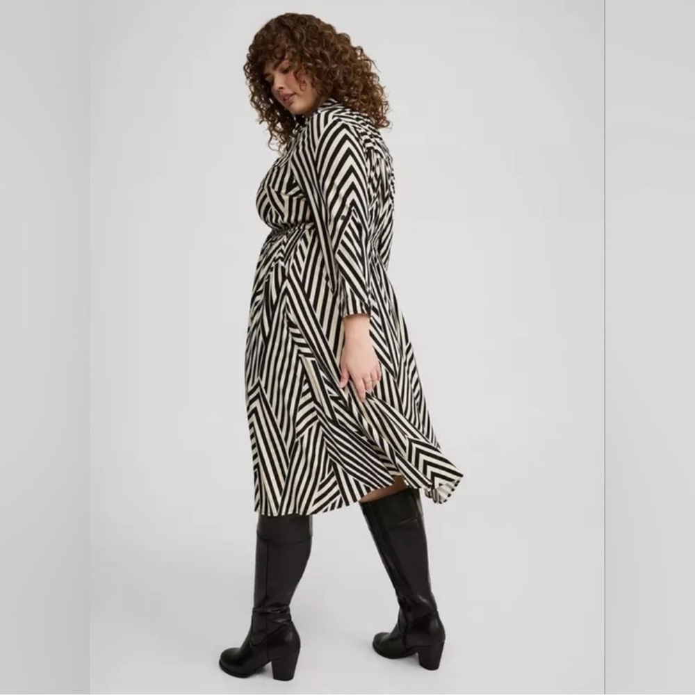 torrid Black and White Women's Dress - Picture 2 of 5